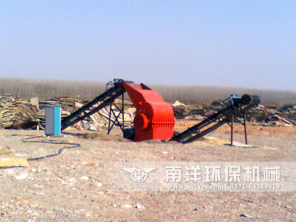 木材粉碎機使用現場