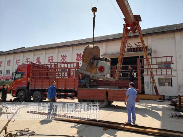 煤粉燃燒（shāo）器裝車發貨現場