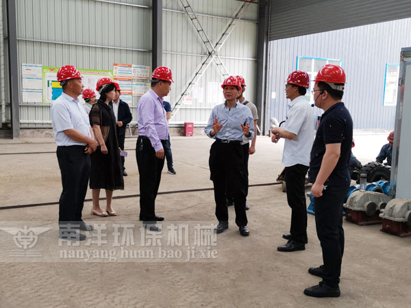 參觀（guān）組裝車間