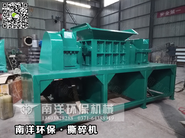 外商定製編織袋撕碎(suì)機發(fā)往港口 外商(shāng)定製編(biān)織袋撕碎機(jī)發(fā)往港口